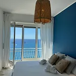 Sally's - Casa Blu * 산레모